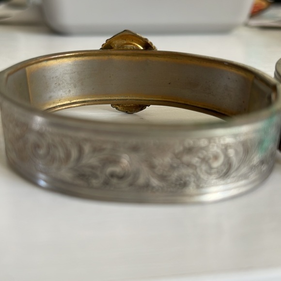 Vintage Coro Cameo Bracelet - Picture 4 of 11